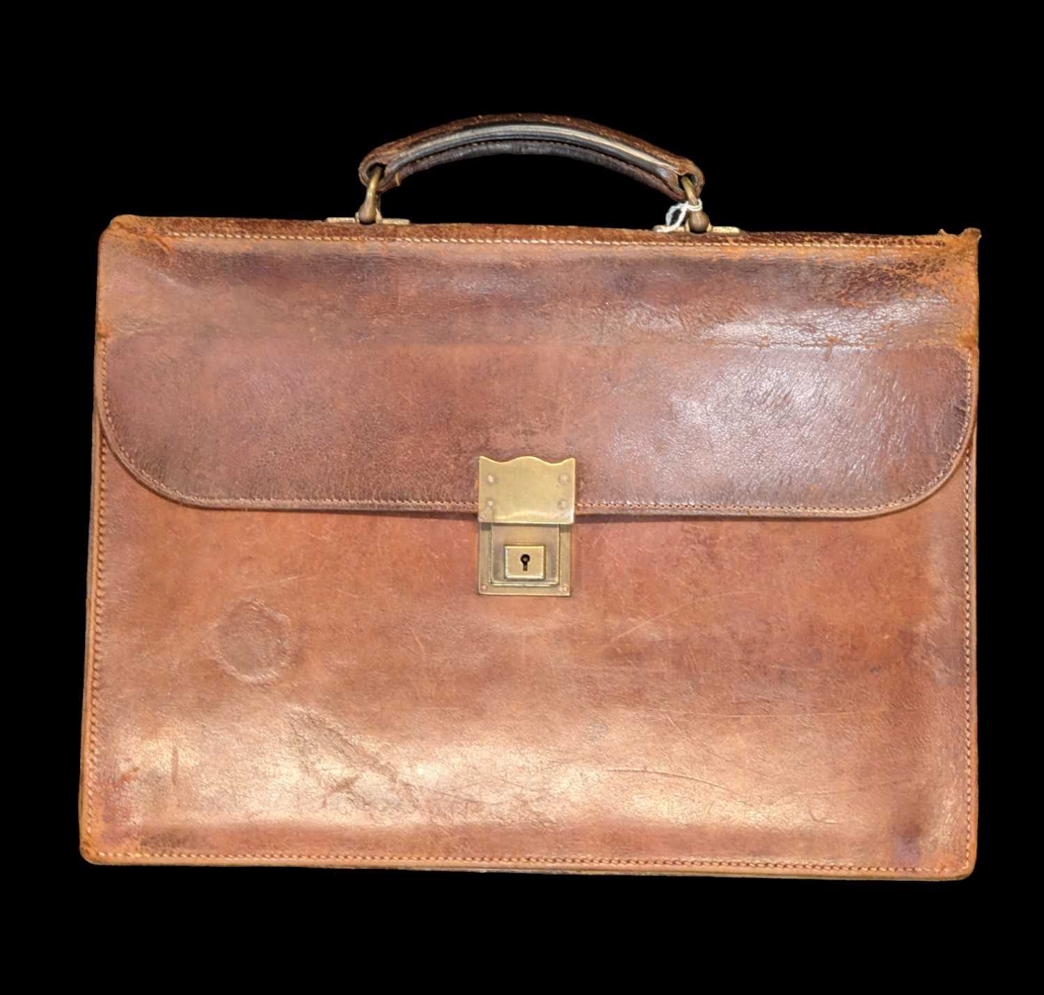 THREE VINTAGE LEATHER CASES, comprising stylish Edwardian scarlet morocco leather writing case - Image 4 of 5