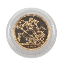 ELIZABETH II GOLD SOVEREIGN, 2010, uncirculated, capsule, 7.9g Provenance: private collection