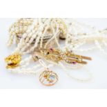 GROUP PEARL & GOLD JEWELLERY & SILVER BOX, comprising single strand graduated freshwater pearl