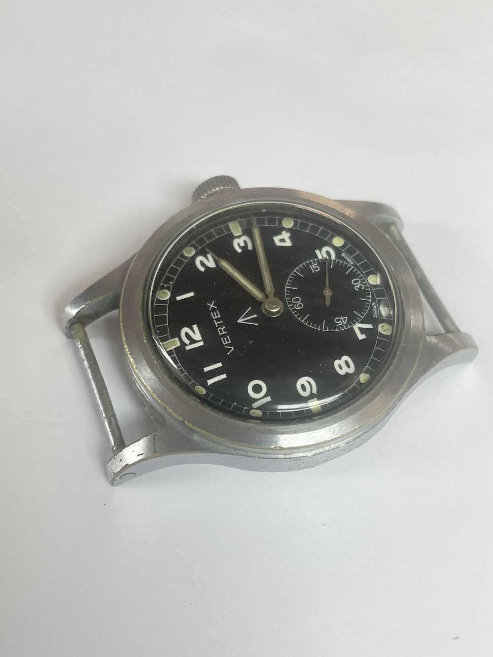 VERTEX WORLD WAR II MILITARY WRISTWATCH, one of the famous 'Dirty Dozen' collection, the black - Image 4 of 10