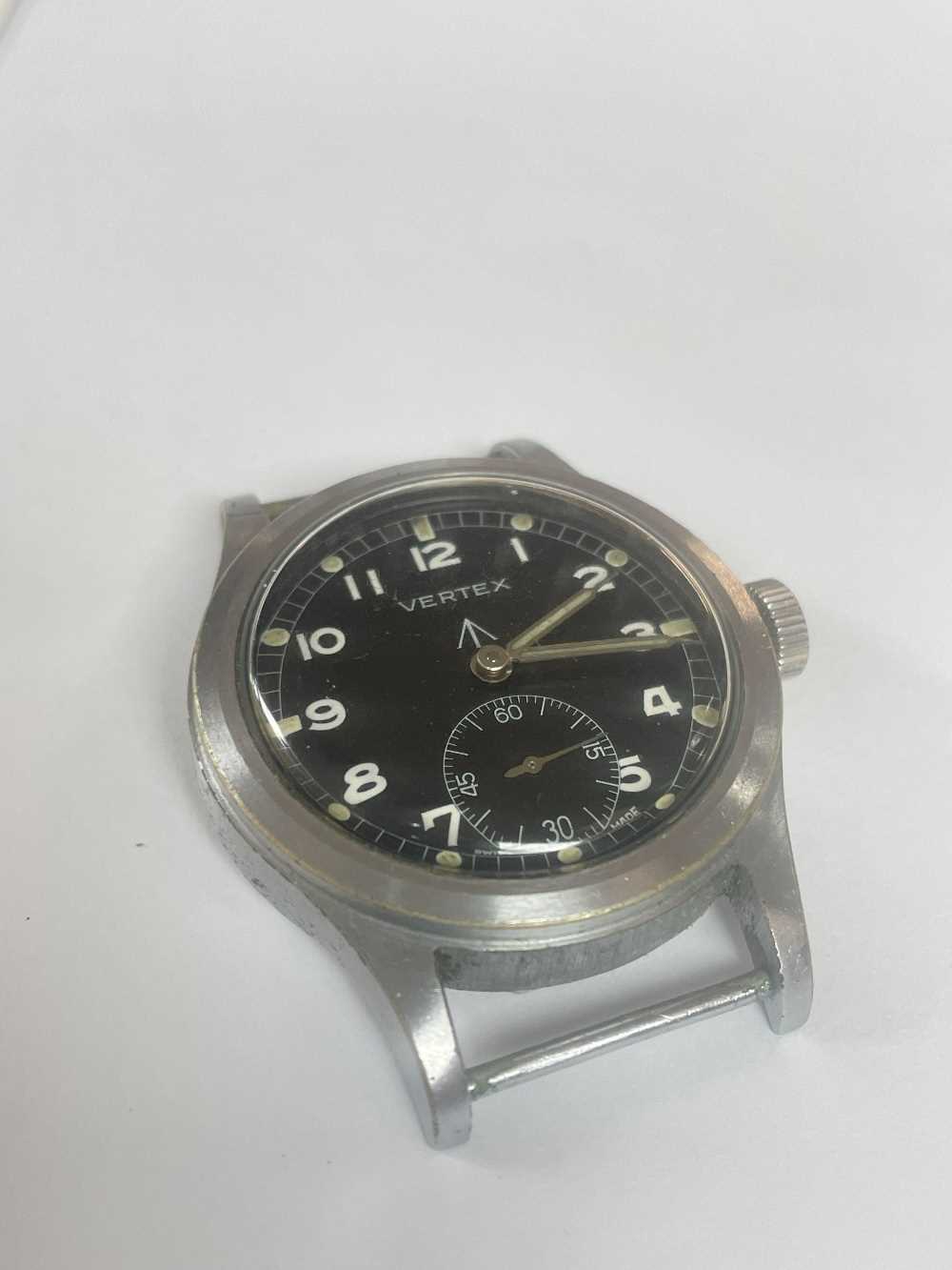 VERTEX WORLD WAR II MILITARY WRISTWATCH, one of the famous 'Dirty Dozen' collection, the black - Image 9 of 10