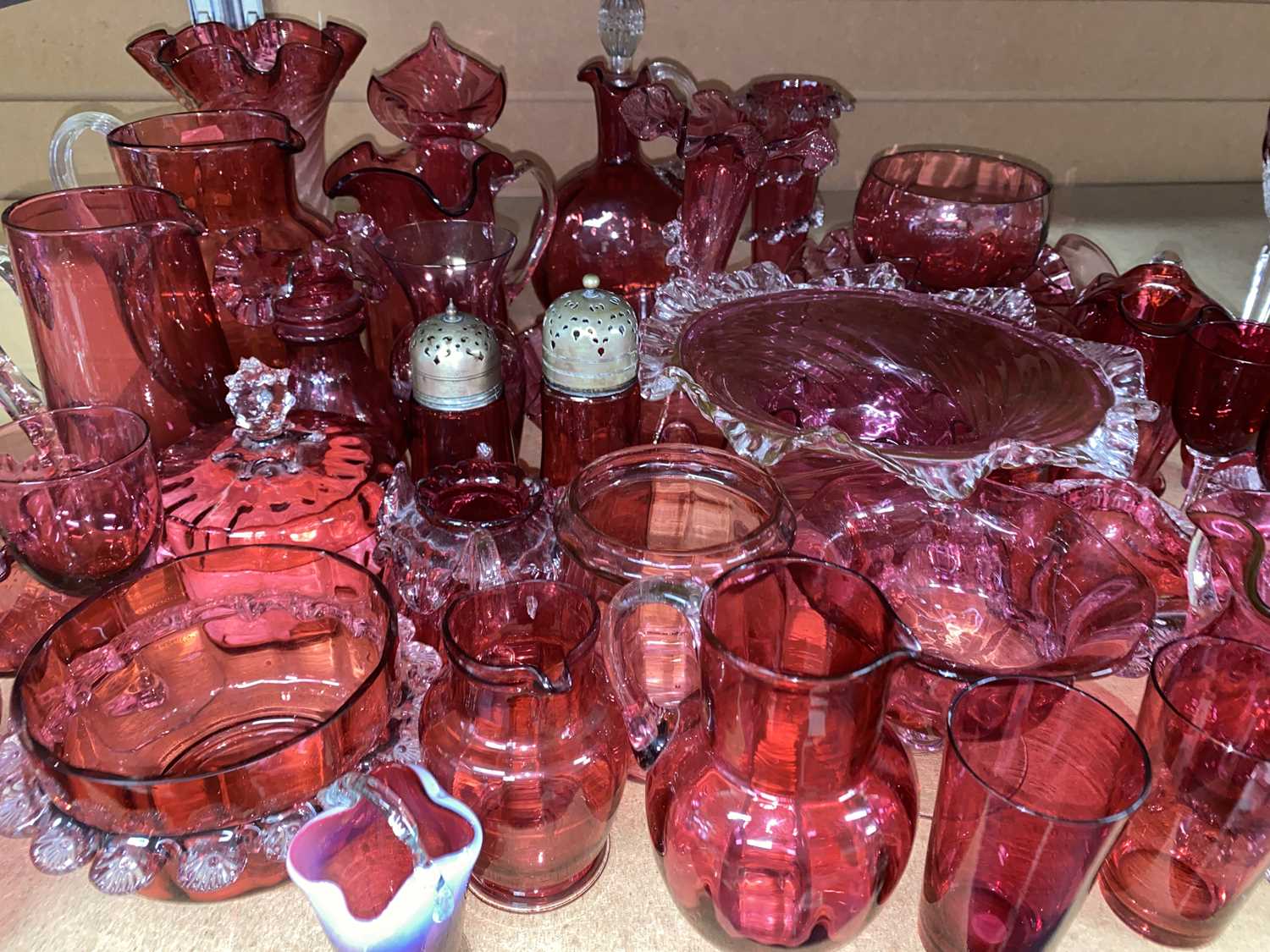LARGE COLLECTION OF CRANBERRY GLASSWARE & OTHER COLOURFUL GLASSWARE including jugs, vases, dishes, - Image 4 of 5