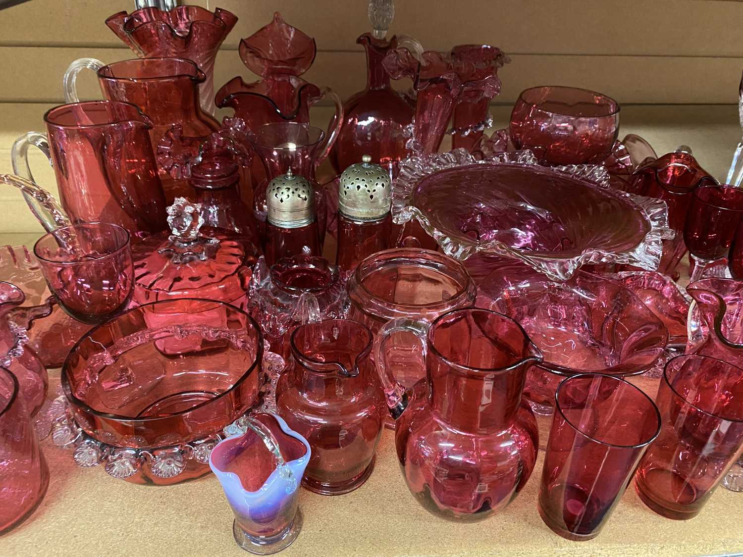 LARGE COLLECTION OF CRANBERRY GLASSWARE & OTHER COLOURFUL GLASSWARE including jugs, vases, dishes, - Image 5 of 5