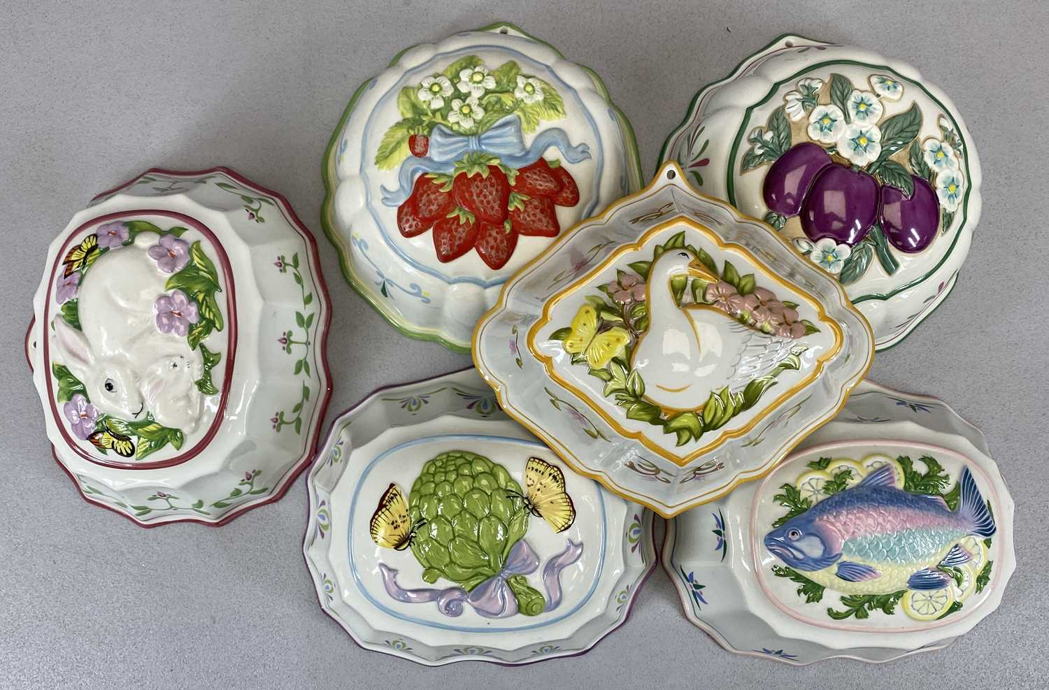 SIX DECORATIVE PORCELAIN FRANKLIN MINT LE CORDON BLEU 1986 JELLY MOULDS & ANIMALS, boxed porcelain - Image 2 of 3