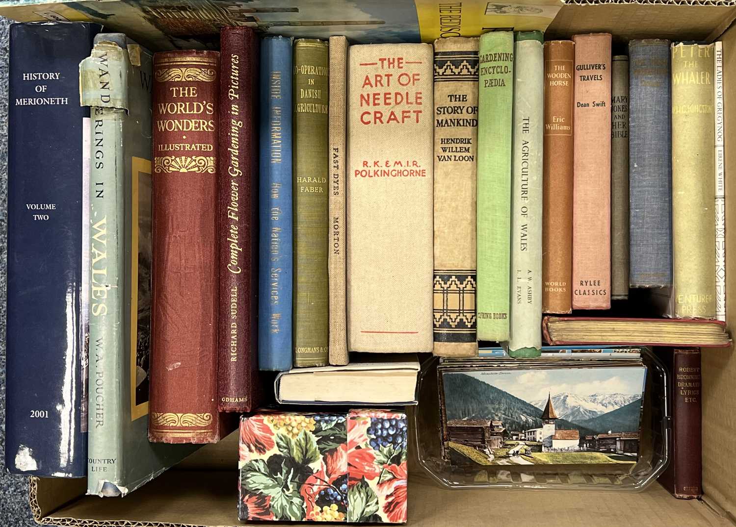 VINTAGE & LATER BOOKS, MIXED QUANTITY OF VARIOUS TITLES AND CLASSICS, with a small collection of - Image 2 of 4