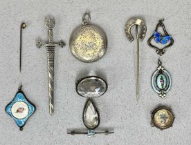 VICTORIAN & EDWARDIAN SILVER JEWELLERY & ACCESSORIES, including small compact, Charles Horner