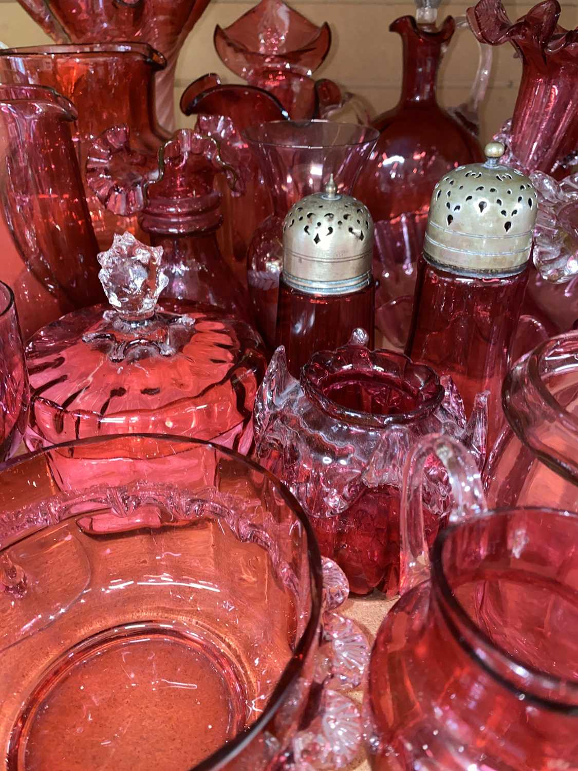 LARGE COLLECTION OF CRANBERRY GLASSWARE & OTHER COLOURFUL GLASSWARE including jugs, vases, dishes, - Image 3 of 5