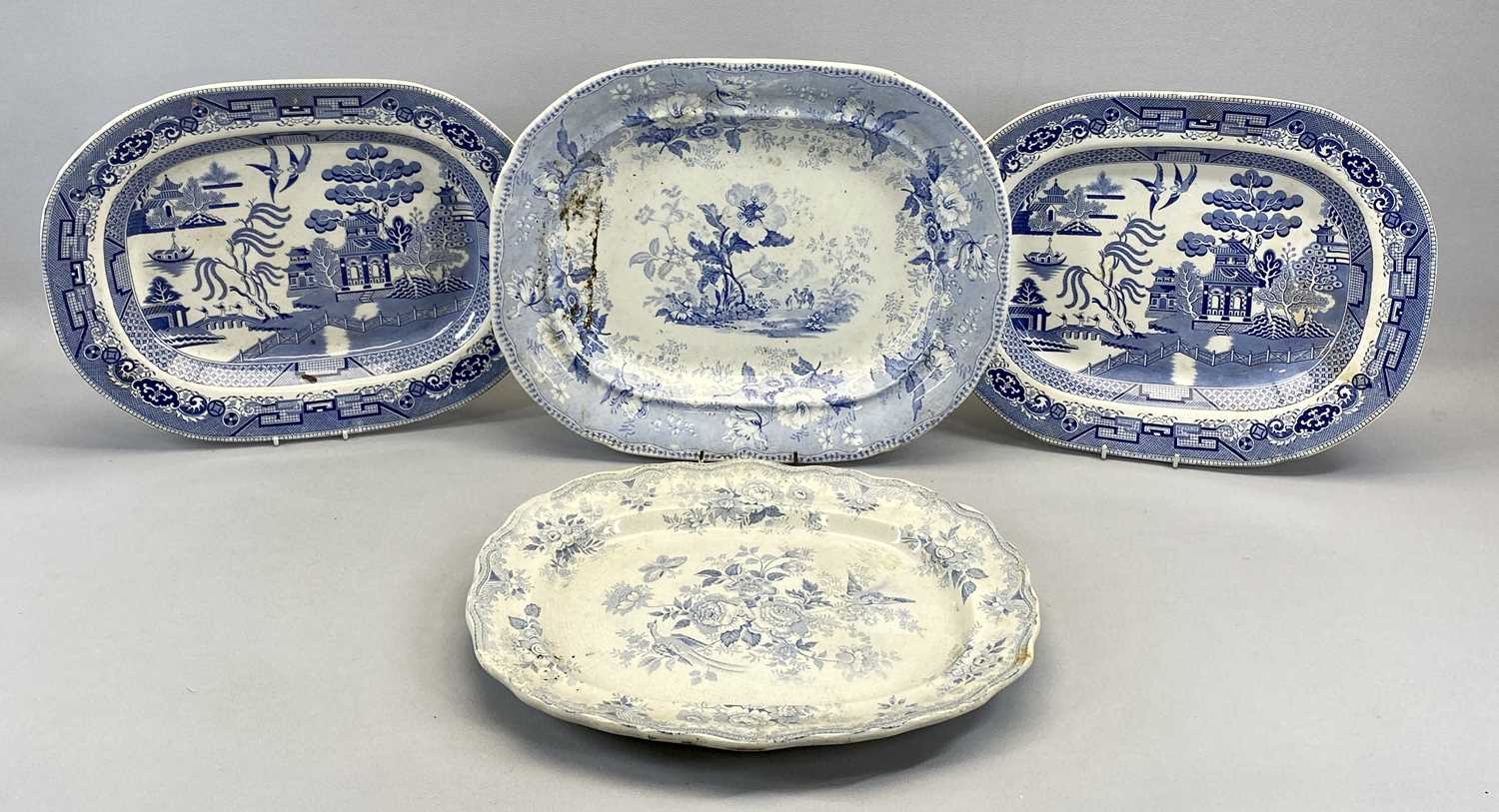 SIX VICTORIAN BLUE & WHITE WILLOW PATTERN TRANSFER DECORATED OVAL MEAT PLATES, 31.5 x 40cms (the - Image 2 of 3