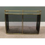 REPRODUCTION BRASS & BLACK METAL MESH FIREPLACE SPARK GUARD, 57cms H, 84cms exterior W, 80cms