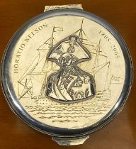 HORATIO NELSON COMMEMORATIVE SILVER CIRCULAR LIDDED BOX, London 2005, maker Richard Jarvis, 3cms