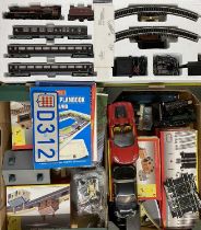 HORNBY OO GAUGE MODEL RAILWAY GROUP, to include boxed set Princess Elizabeth the Royal Train