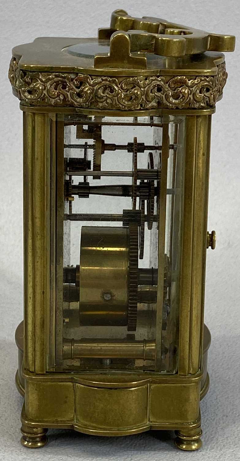 VINTAGE FRENCH BRASS CARRIAGE CLOCK with shaped detail to the upper and lower case and the swing - Image 3 of 3