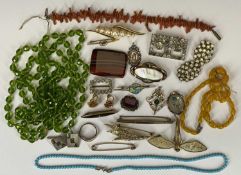 COLLECTION OF VICTORIAN & LATER JEWELLERY including pendants, bar brooches, shoe clips, silver