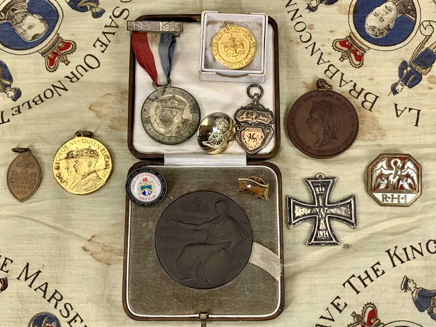 WWI ITEMS, LATER BADGES & MEDALLIONS ETC, to include a large handkerchief, the four corners with - Image 2 of 2