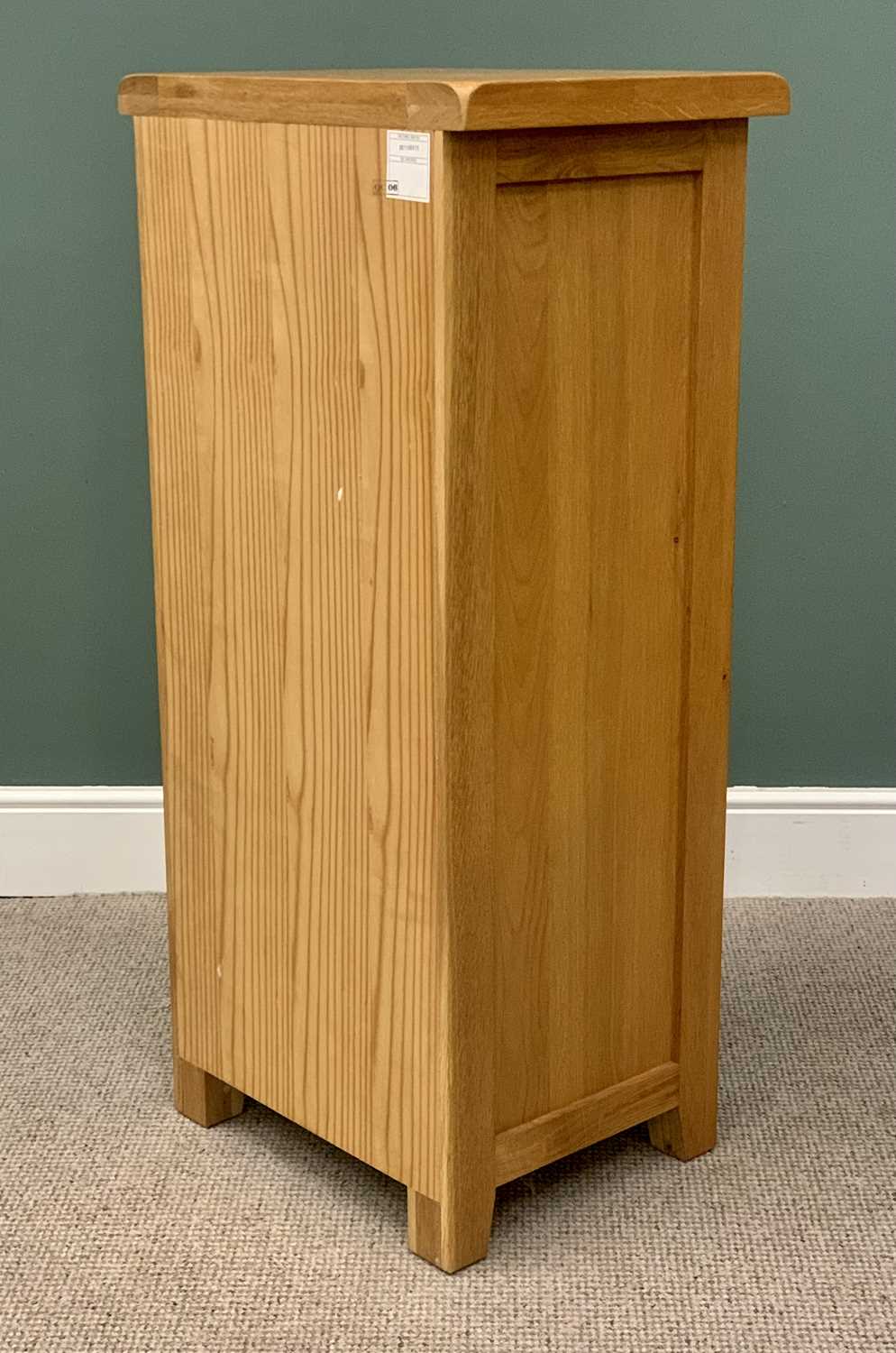 MODERN OAK BEDROOM CHEST OF FIVE DRAWERS, with metal back plates and swing pull handles, on stile - Image 4 of 4