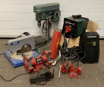 TOOLS: WORKSHOP-TYPE ITEMS to include NU tool, pillar drill, vices, bench top grinder and scroll saw