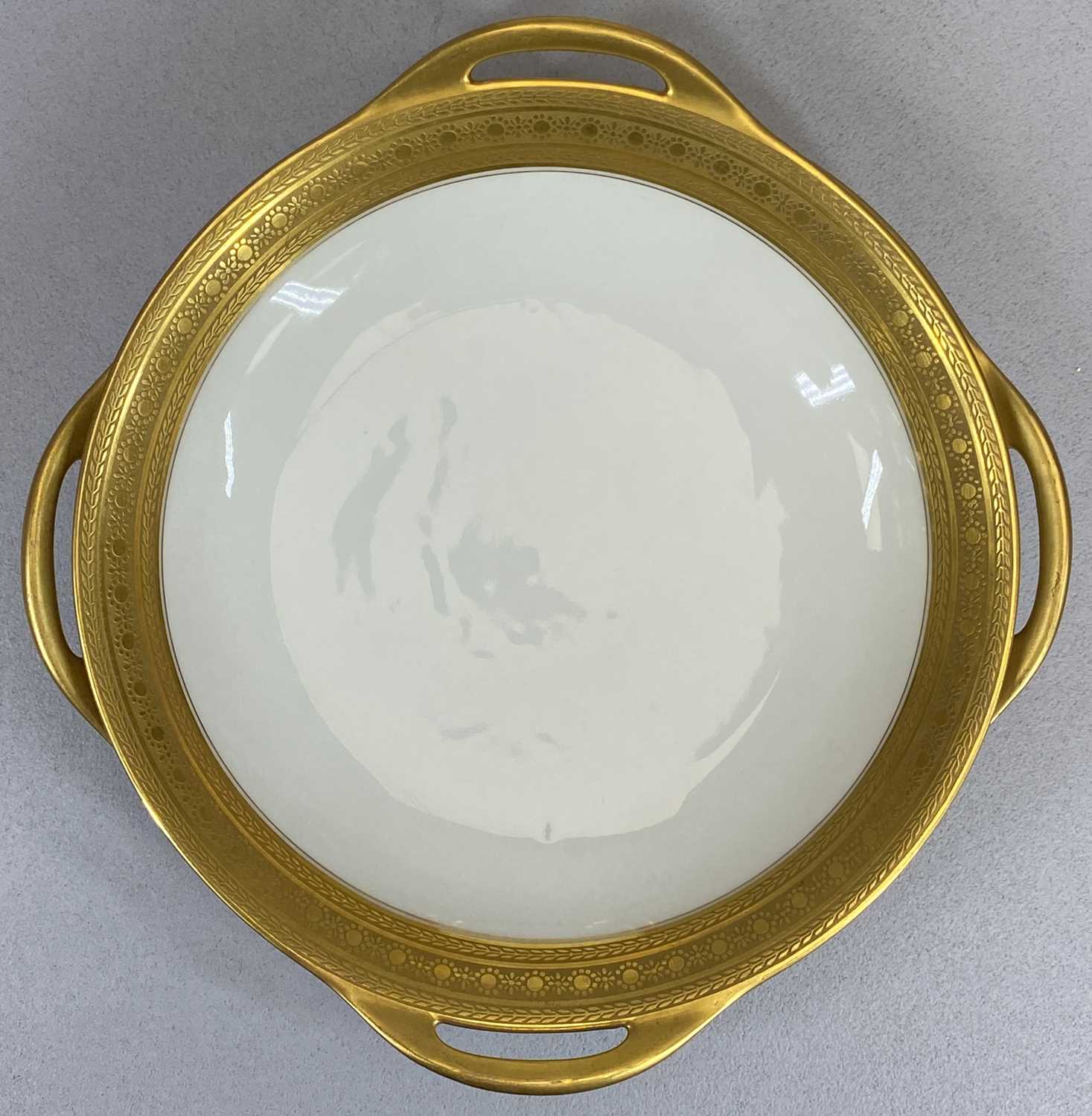 HAVILAND LIMOGES DESSERT SET, white glazed with gilded border, 2 x comports on stands, 23cms - Image 4 of 4