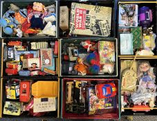 LARGE QUANTITY OF COLLECTABLES, TOYS, GAMES & OTHER ITEMS (in 8 boxes / crates) Provenance: