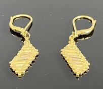 PAIR OF POSSIBLY GOLD TRI-TONE LINK DROP EARRINGS, 5.2g Provenance: deceased estate Conwy