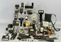 PHOTOGRAPHY EQUIPMENT: LARGE COLLECTION OF FLASH GUNS, including Rollei, Nikon, and others
