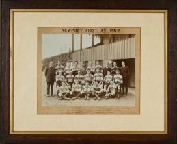 A PERIOD OAK FRAMED BLACK & WHITE PHOTOGRAPH OF THE NEWPORT XV 1907-1908 Titled above and with