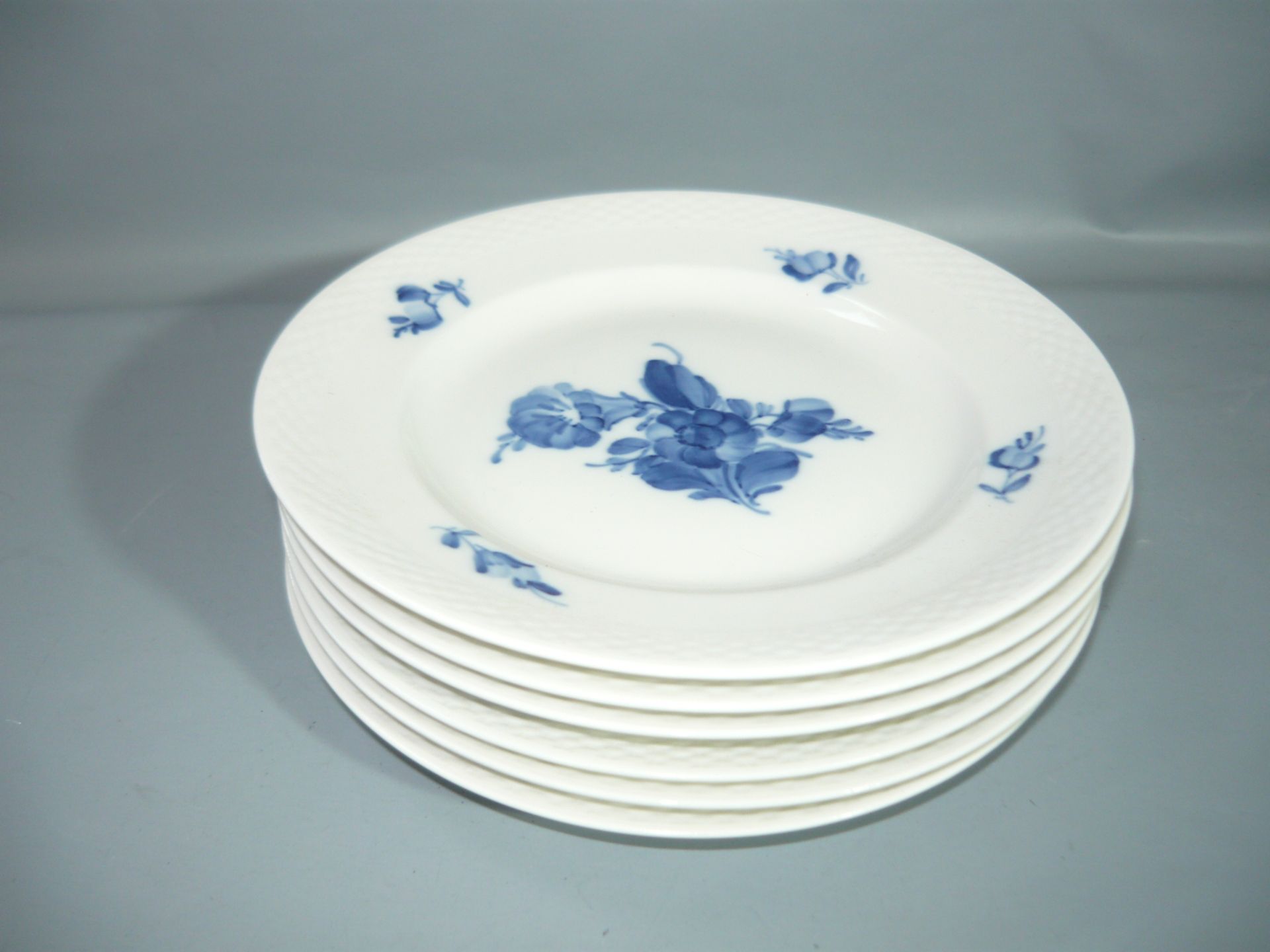 Royal Copenhagen. Blaue Blume. 6 flache Teller. Erste Wahl. Ø 19cm. Englisch: Royal Copenhagen. Blue