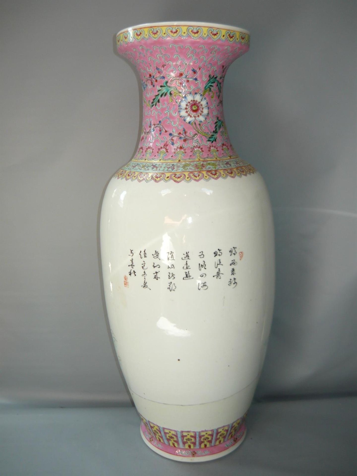 Große Bodenvase mit Handmalerei. China 20.Jhdt. H. 64cm. // English: Huge vase with handpainted - Image 3 of 4