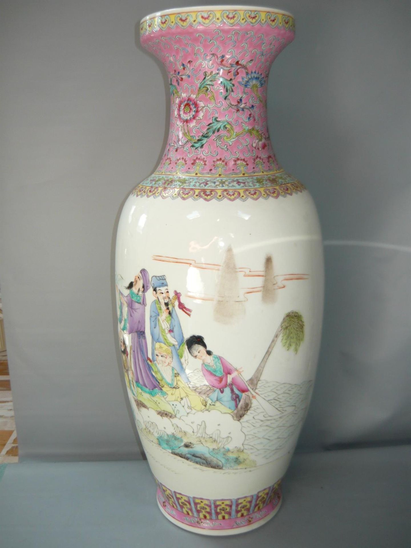 Große Bodenvase mit Handmalerei. China 20.Jhdt. H. 64cm. // English: Huge vase with handpainted - Image 2 of 4