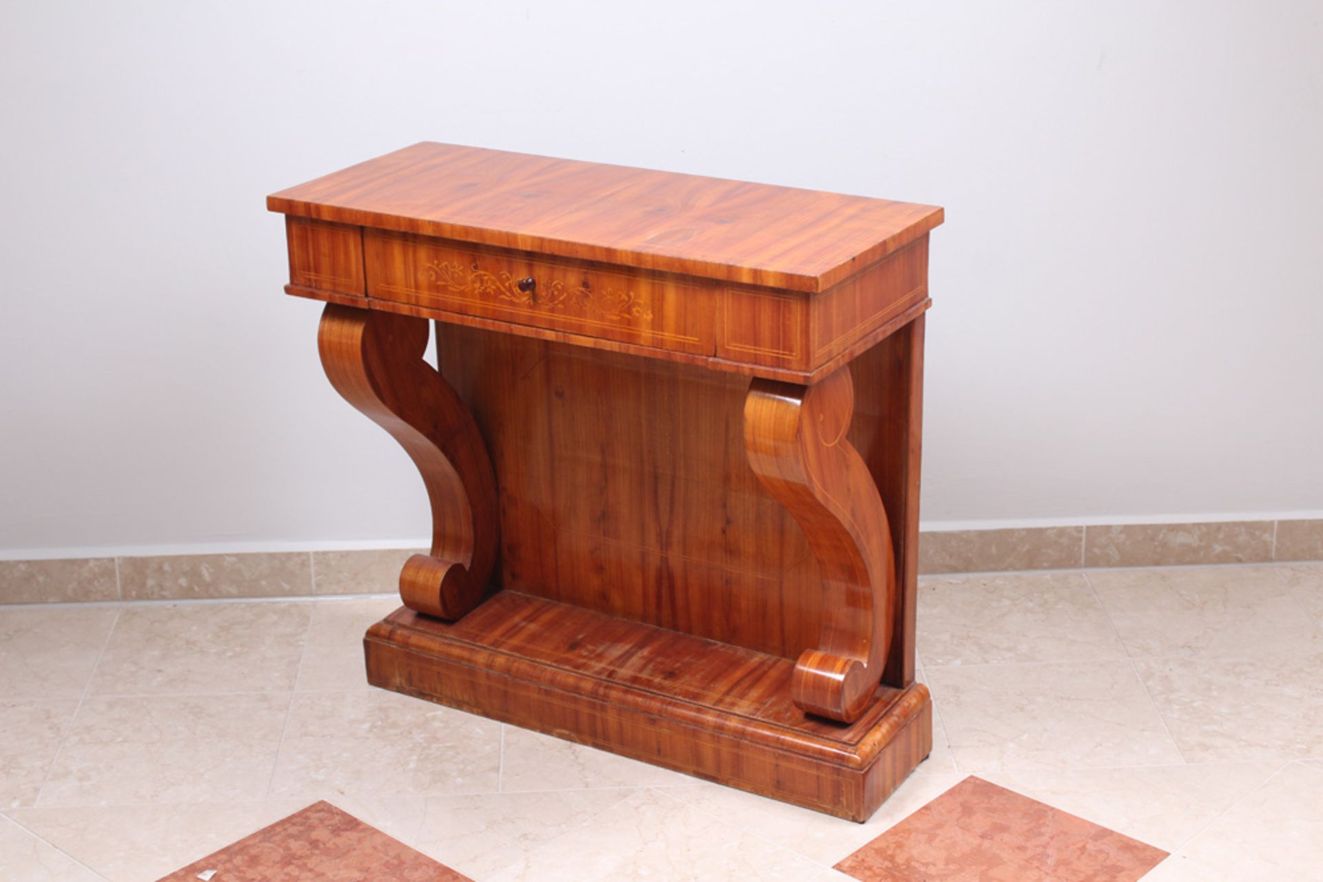 Biedermeier- Wandkonsole. 1. H. 19.