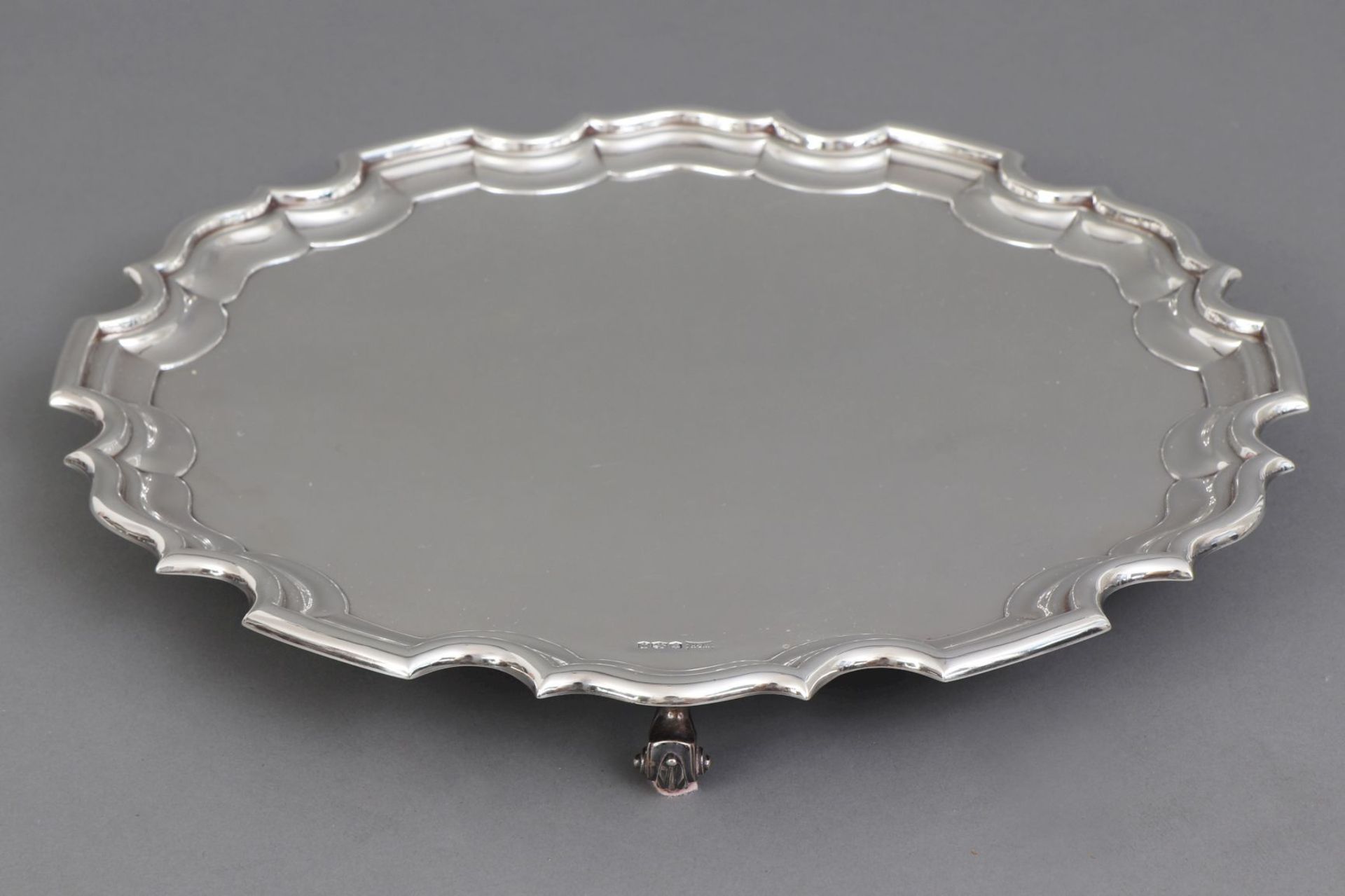 Silber Salver (Tablett auf Füßen)