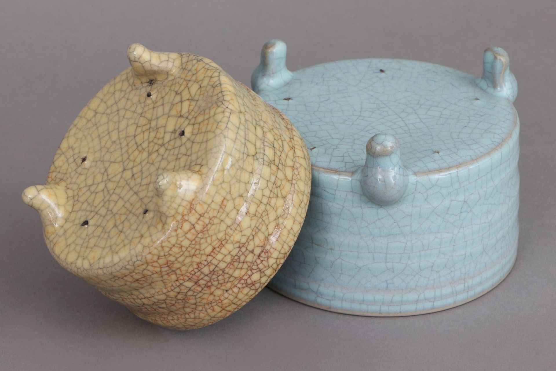 2 chinesische Porzellan-Räuchergefäße im Stile der Song Dynastie - Bild 3 aus 3