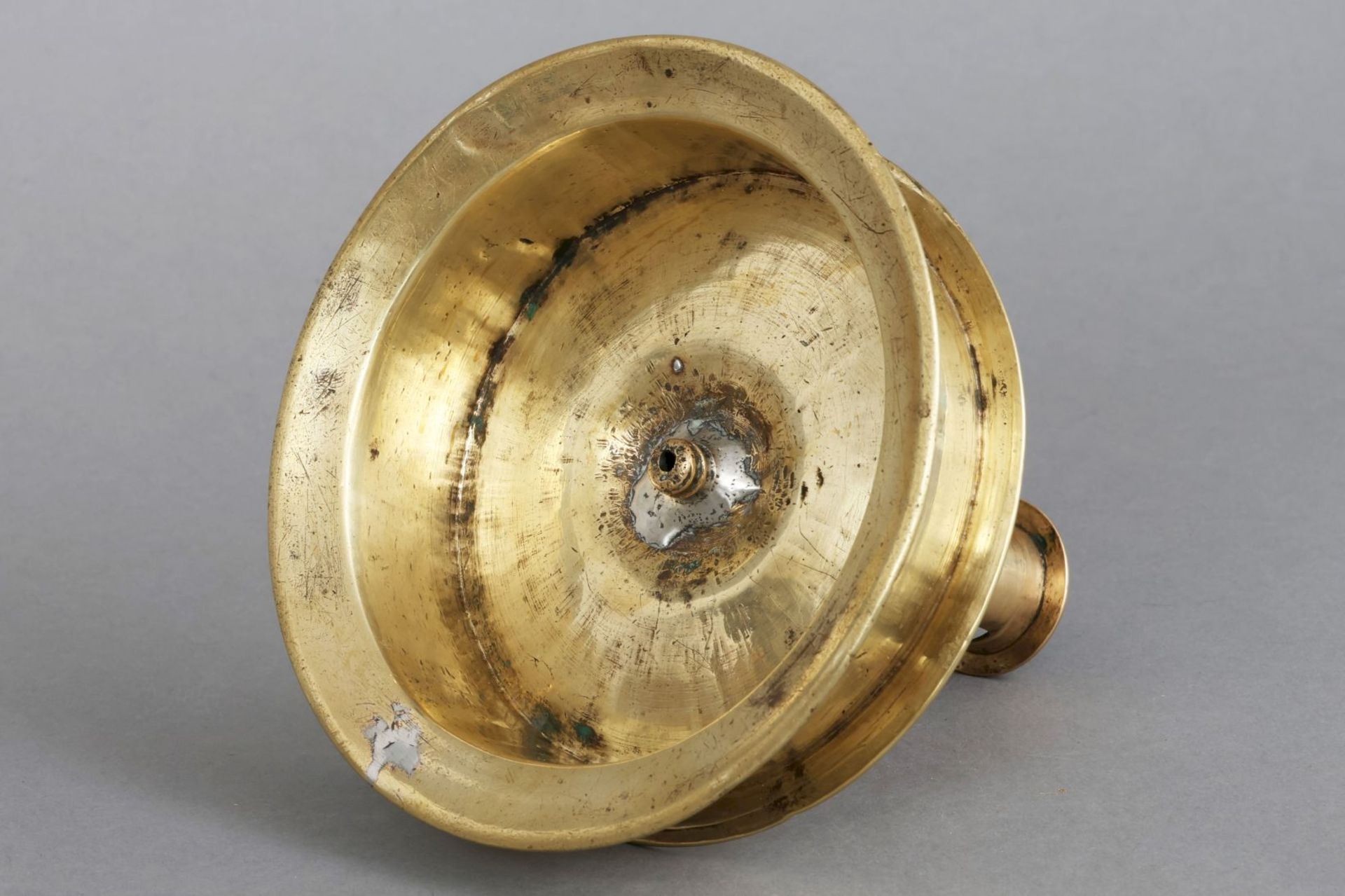 Glockenfußleuchter des 17. Jahrhunderts - Image 4 of 4