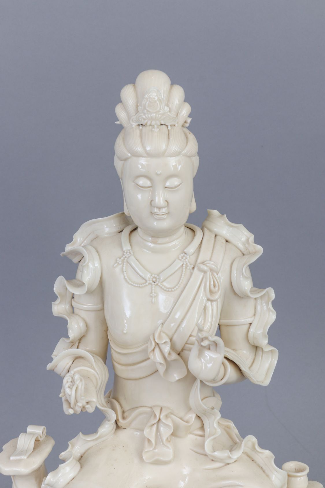 Chinesische Blanc-de-Chine Figur der Guanyin - Image 2 of 6