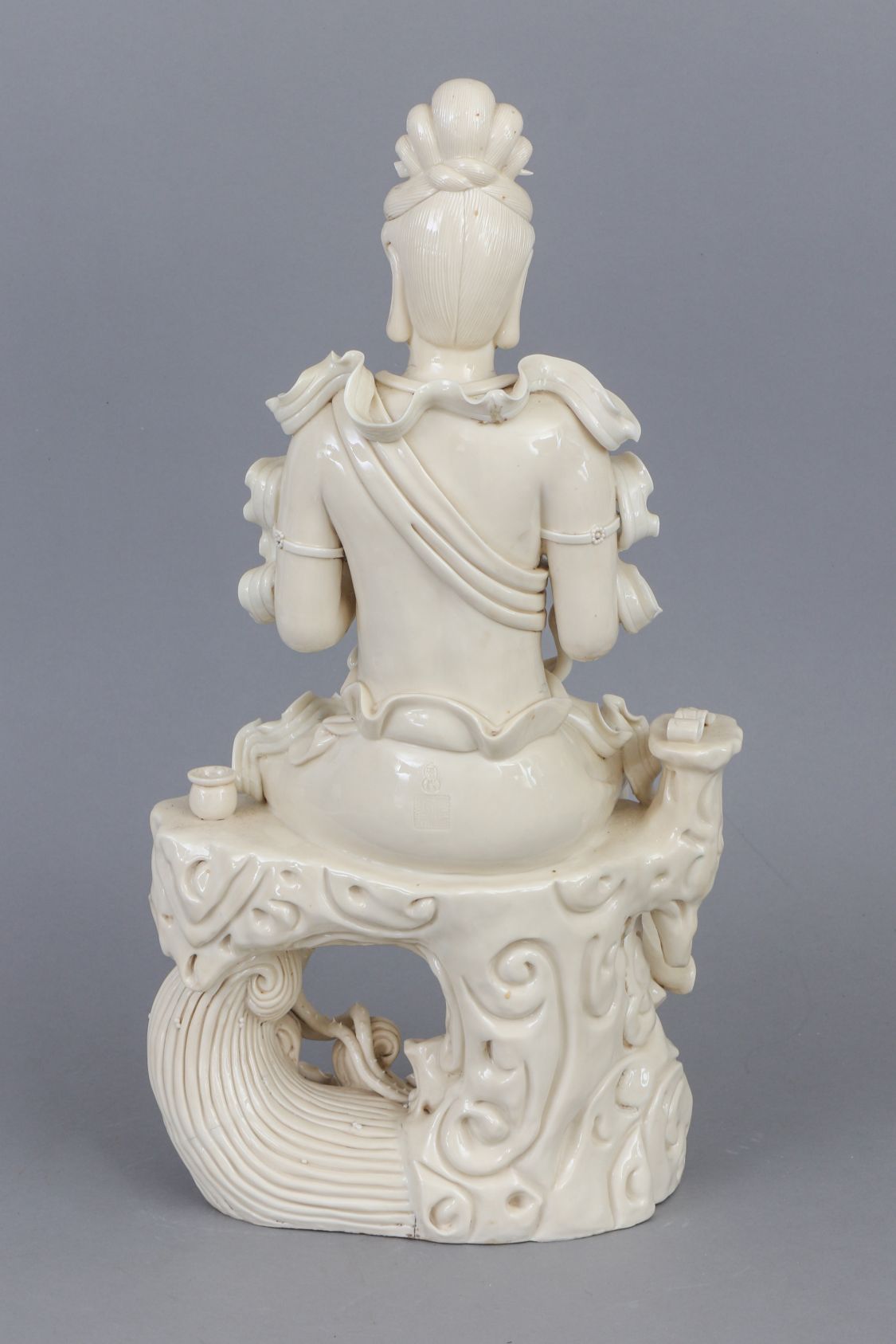 Chinesische Blanc-de-Chine Figur der Guanyin - Image 4 of 6