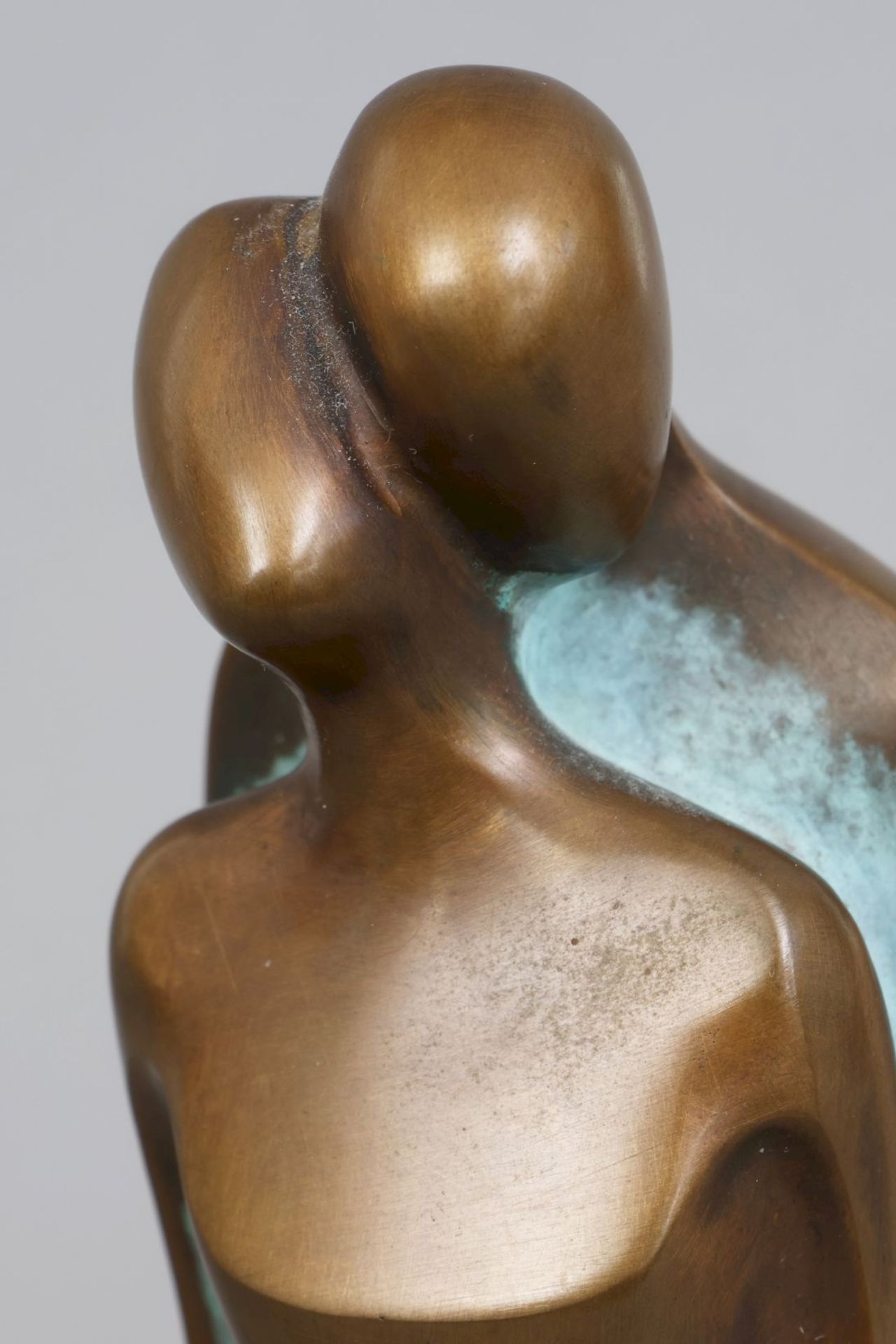 CONI KREUDER (1940) Bronzefigur ¨Verschlungen stehendes Paar¨ - Bild 3 aus 4