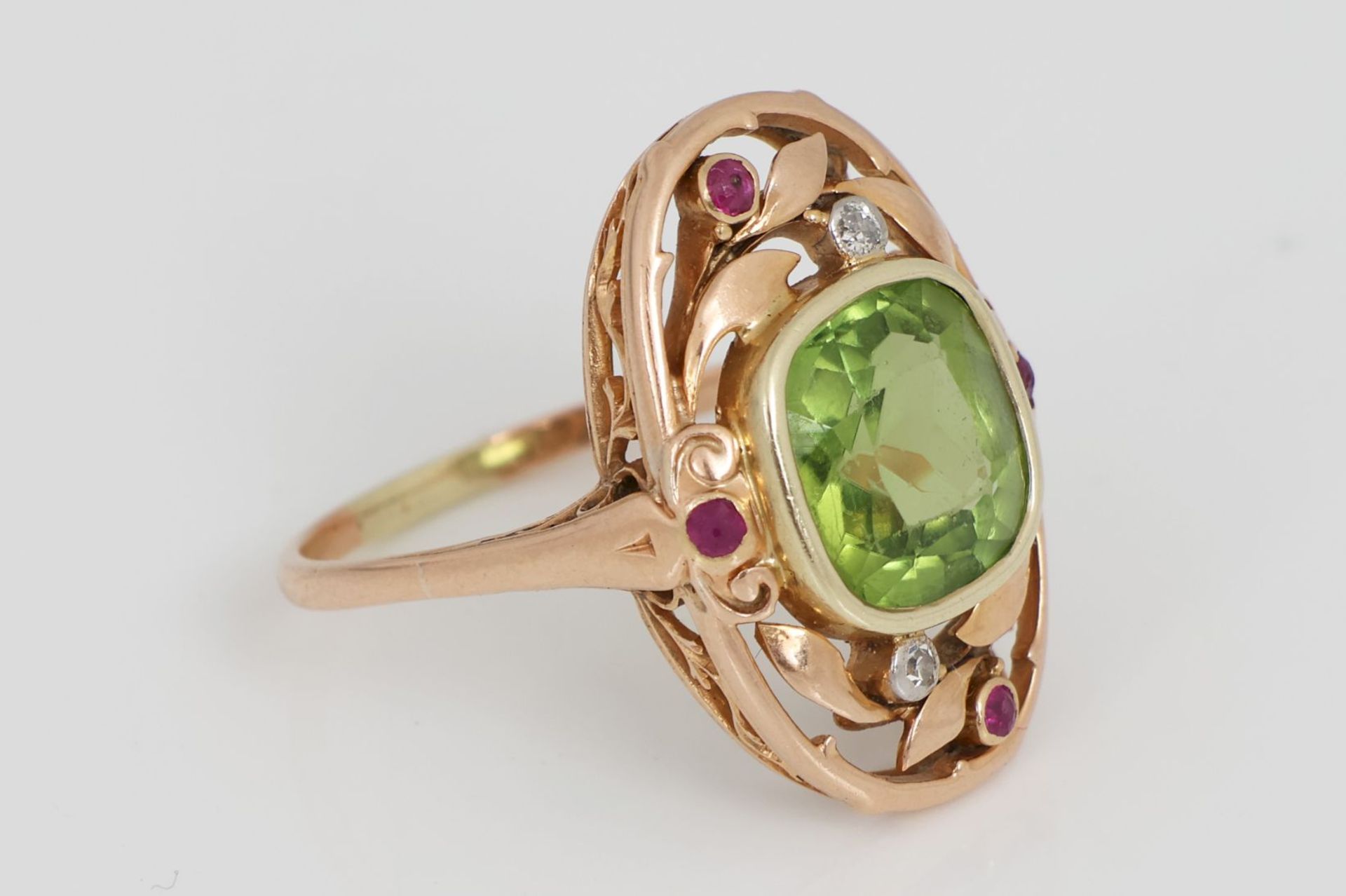 Art Deco Ring mit Peridot - Image 2 of 3