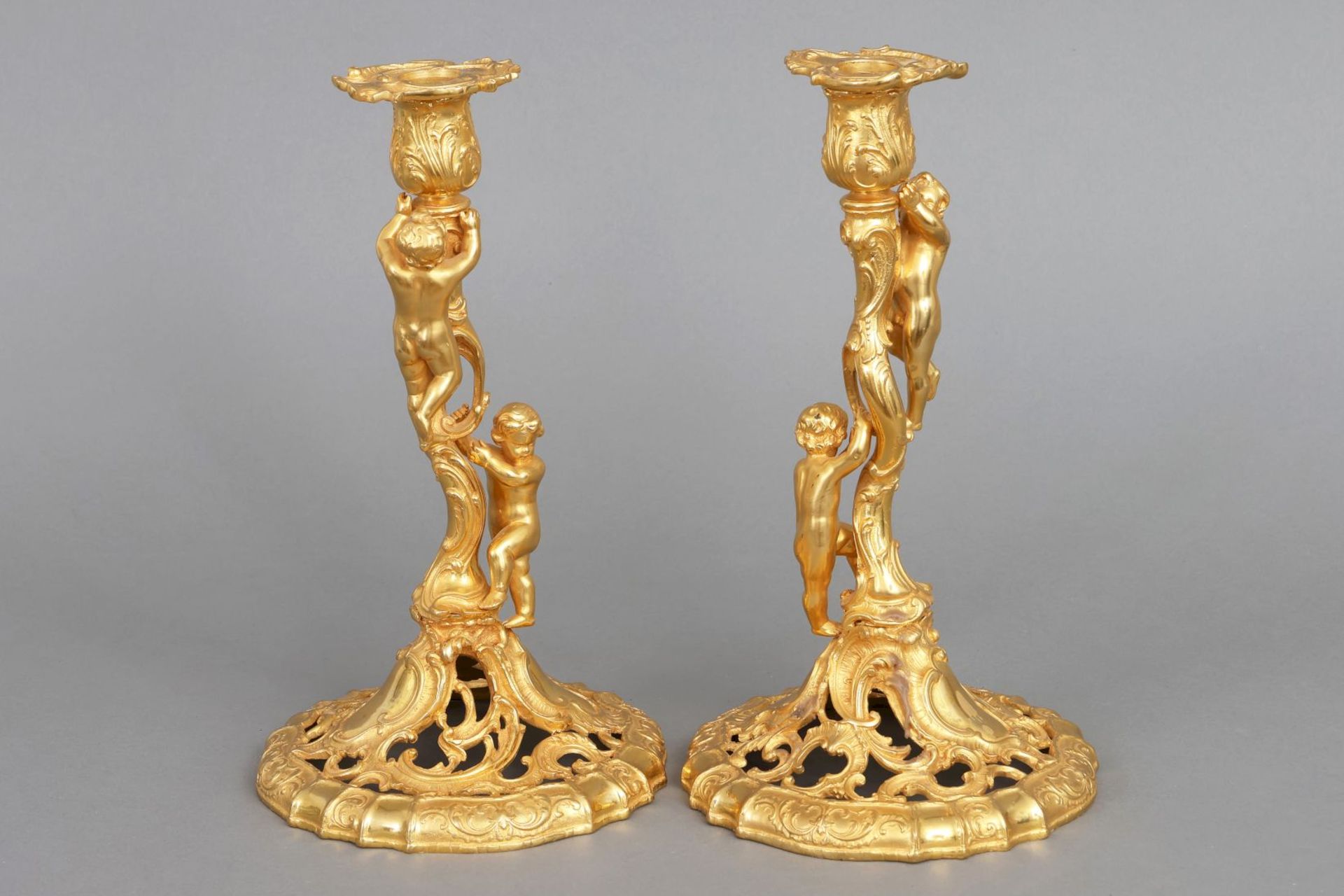 Paar französische Louis XV Bronzeleuchter