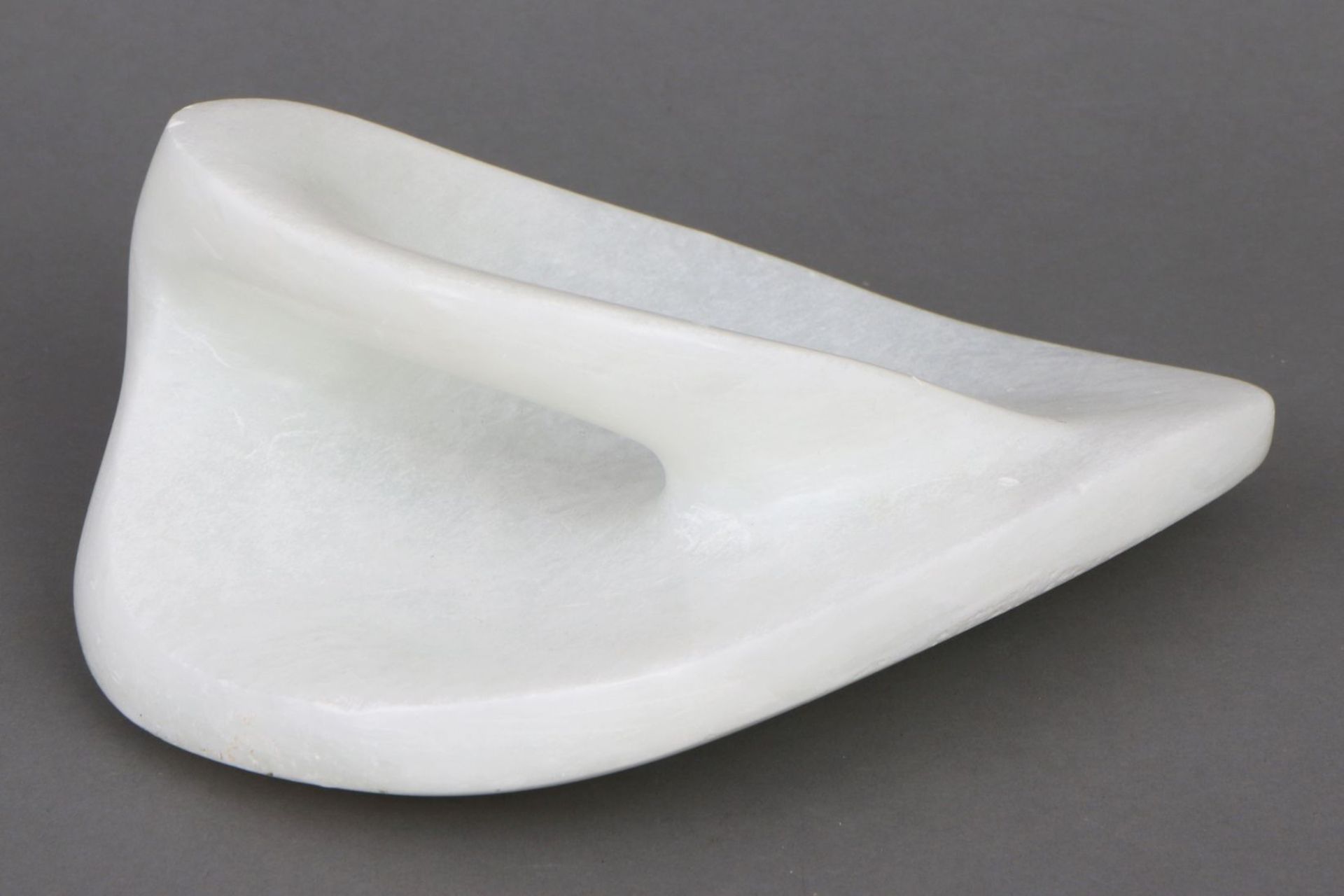 Alabaster Skulptur ¨amorphe Form¨