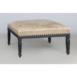 Ottoman/Hocker im Stile Louis Seize