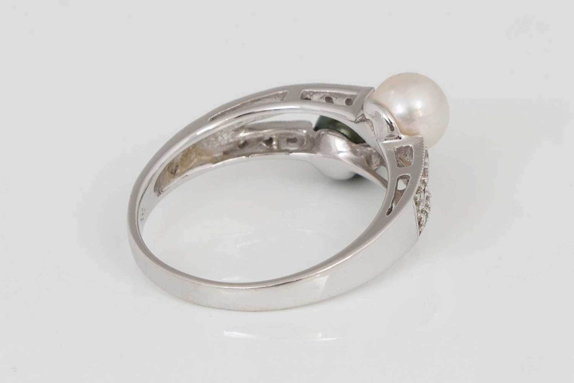 Zarter Ring mit 2 Perlen - Bild 3 aus 4