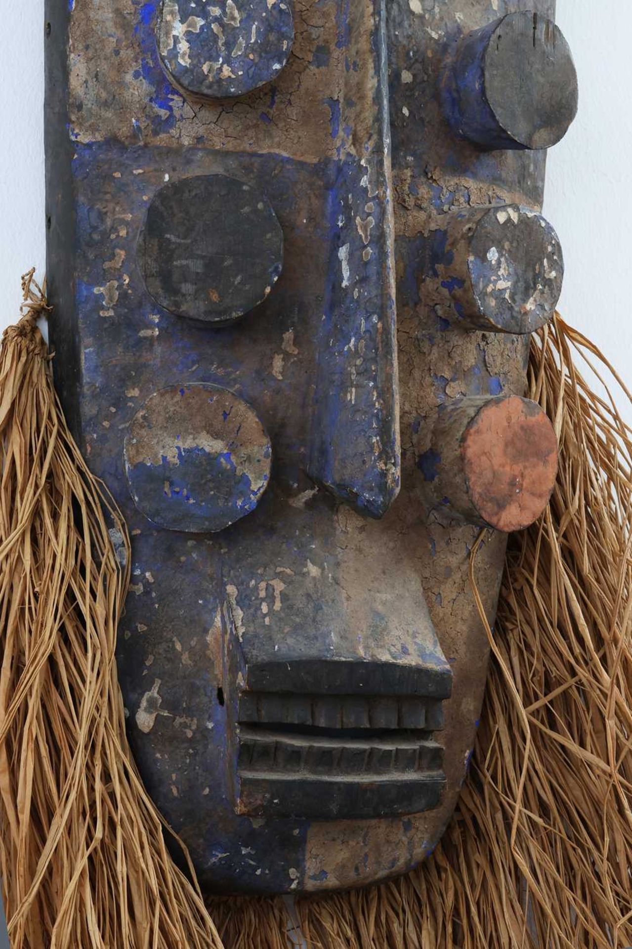 Afrikanische Ritualmaske mit Rafia-Bart - Image 2 of 2
