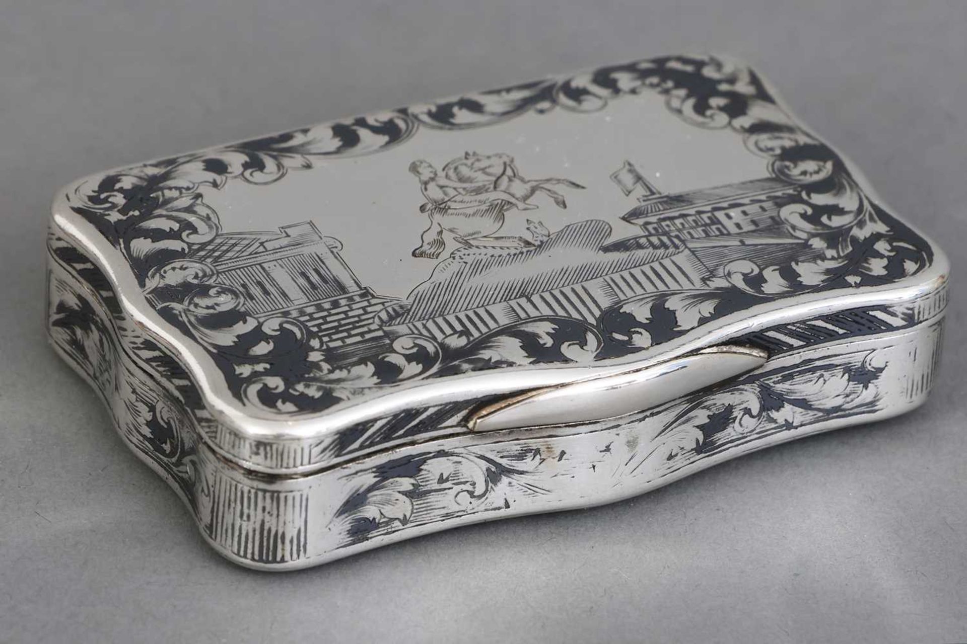 Russische Silber Tabatiere mit Niello-Dekor