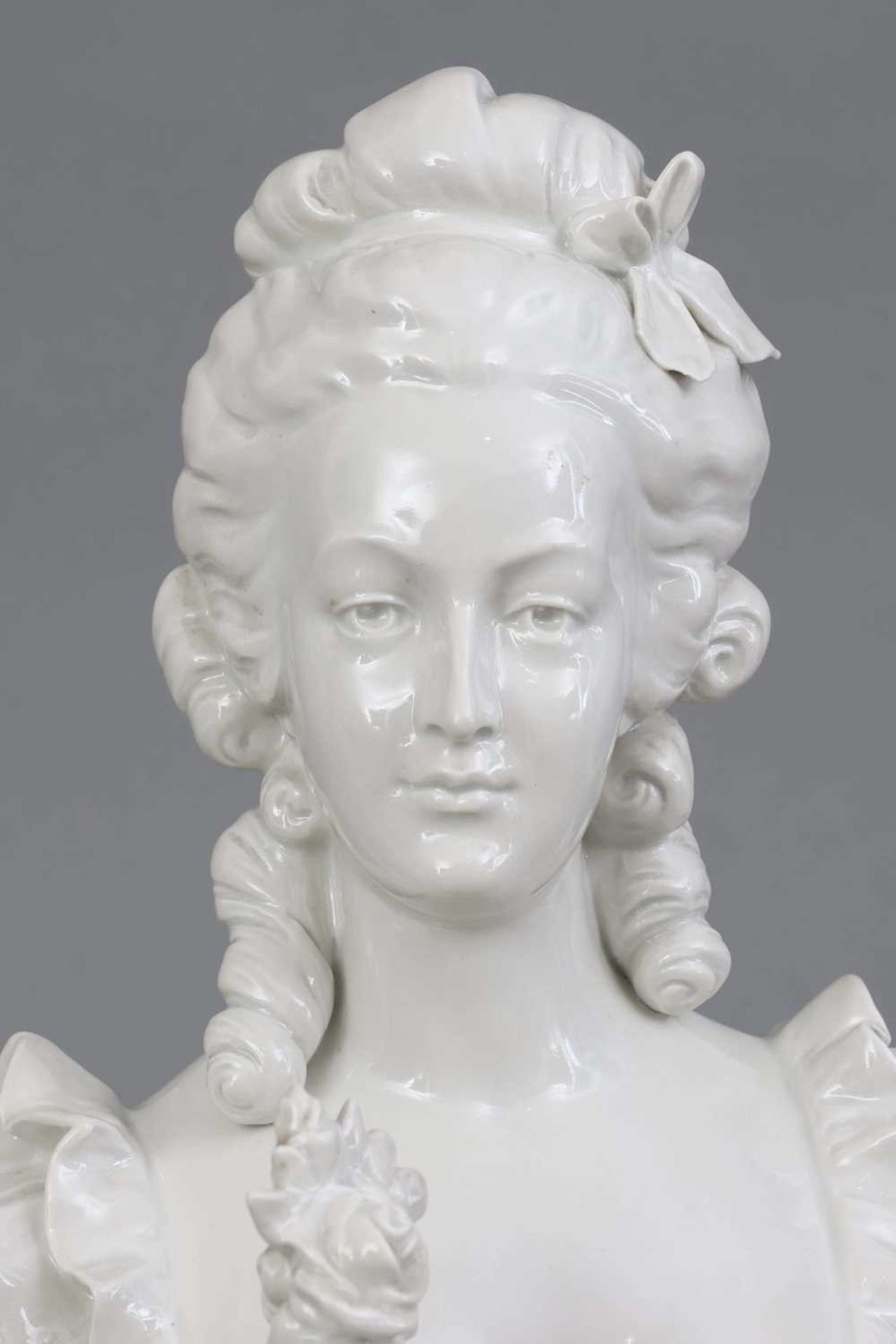 2 SCHEIBE-ALSBACH (Thüringen) Porzellanfiguren " L'Aiglon" und "Marie Antoinette" - Bild 4 aus 5