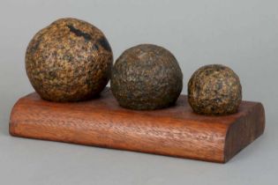 3 Stein Kanonenkugeln des 18. Jahrhunderts