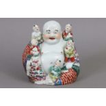 Chinesische Porzellanfigur "Happy Buddha mit Kindern"