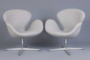 2x Fritz HANSEN "Swan chair"