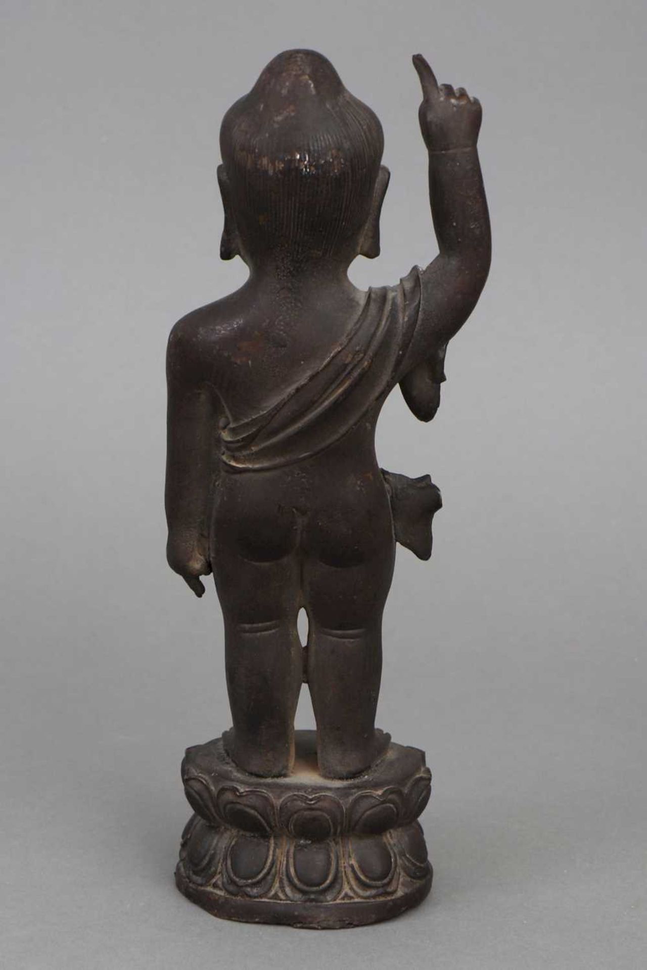 Chinesische Bronzefigur ¨Buddha als Kind¨ - Image 3 of 3