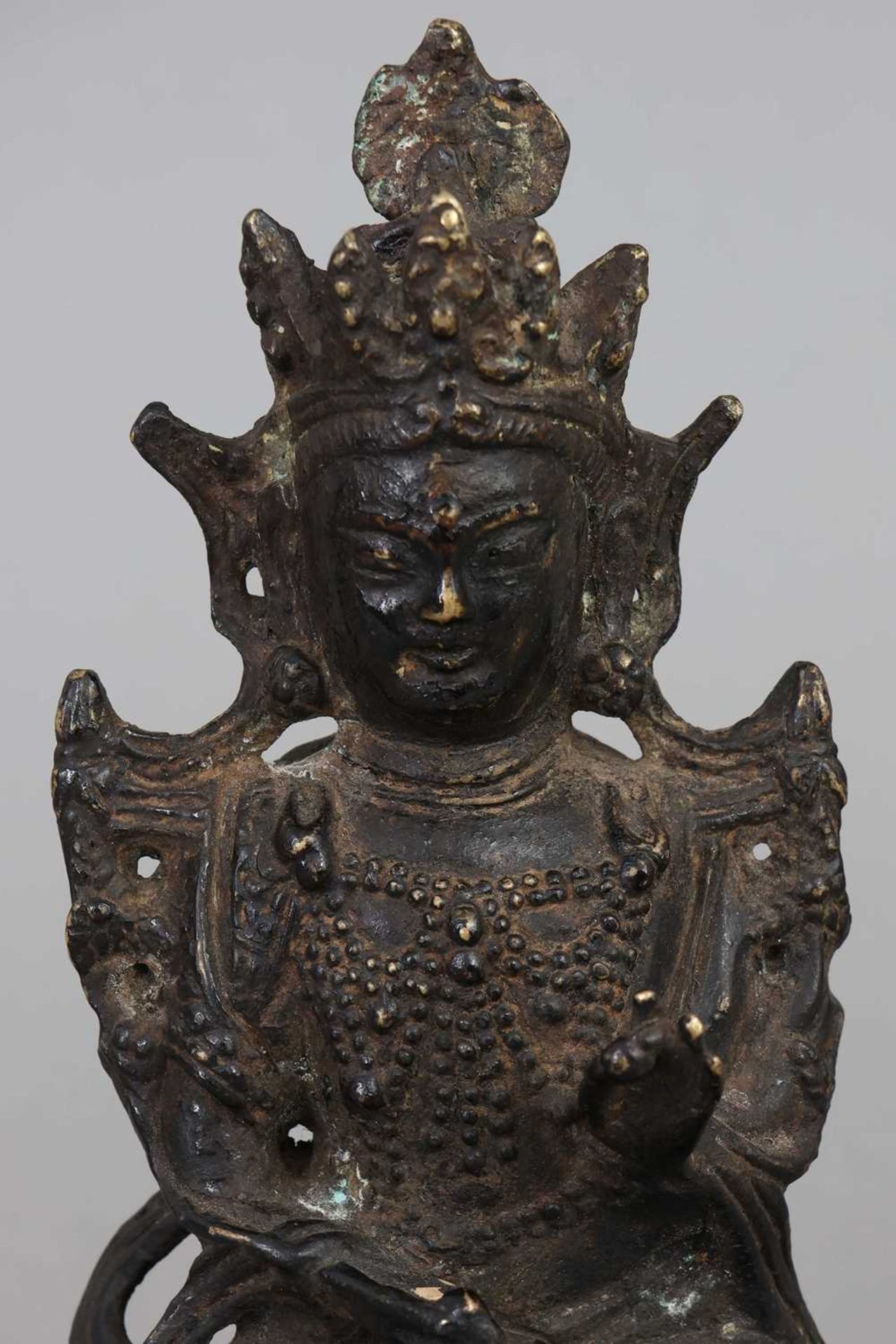 Chinesische Bronzefigur der Guanyin - Bild 4 aus 5