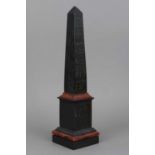 Obelisk im alt-ägyptischen Stil