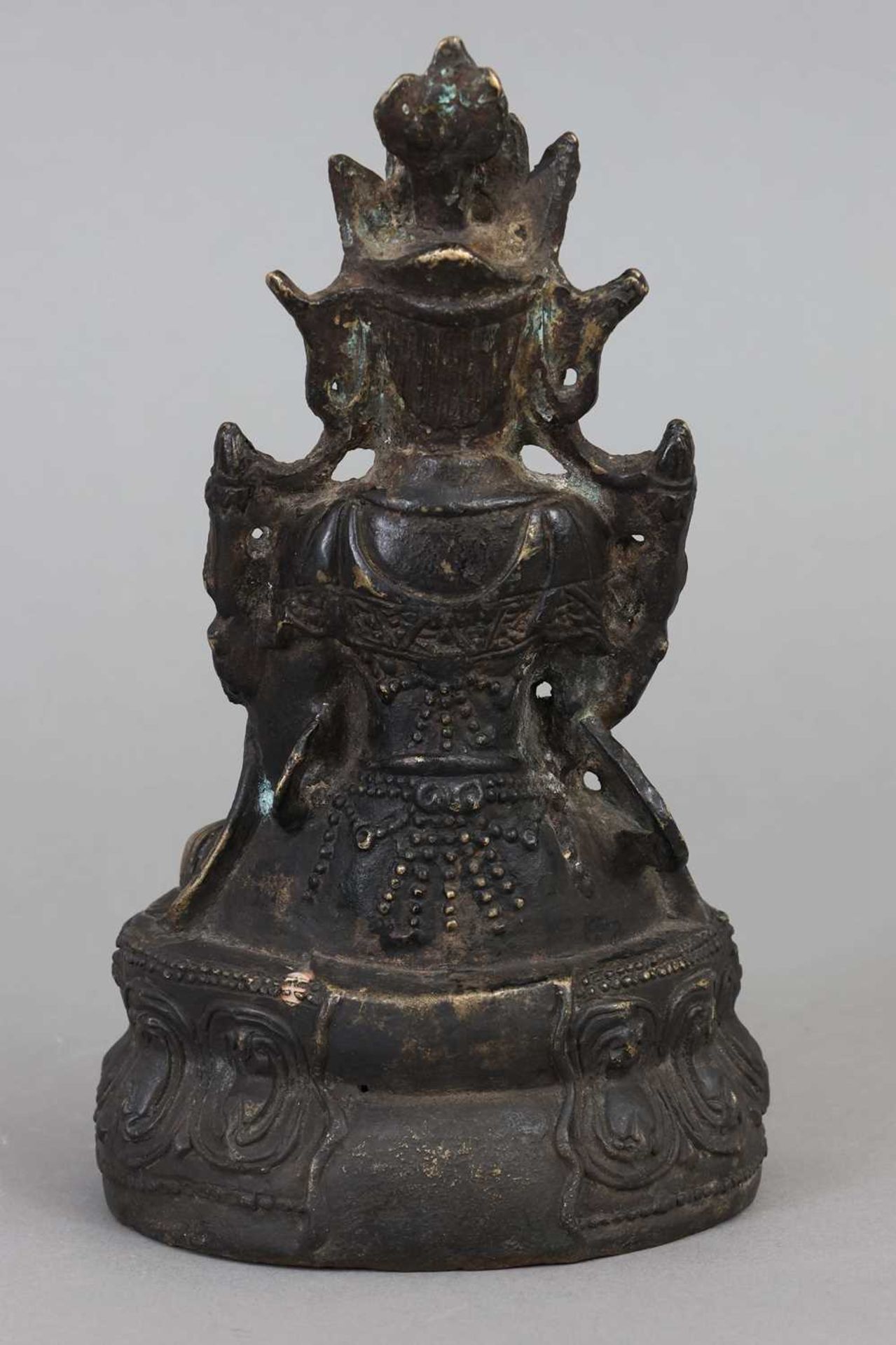 Chinesische Bronzefigur der Guanyin - Bild 3 aus 5